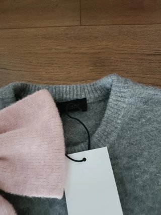 Chaleco Gris con Lazo Rosa