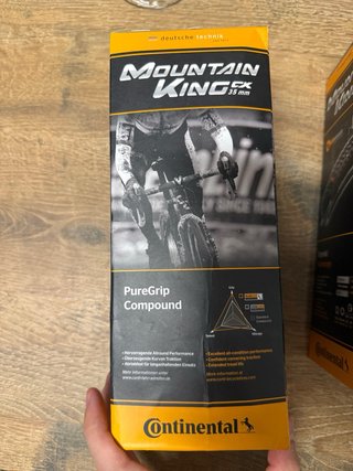 2 Cubiertas Continental Mountain King CX 700x35c