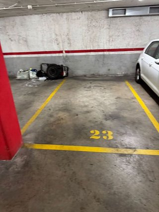 Garaje en alquiler en Eixample Nord – La Devesa en Girona