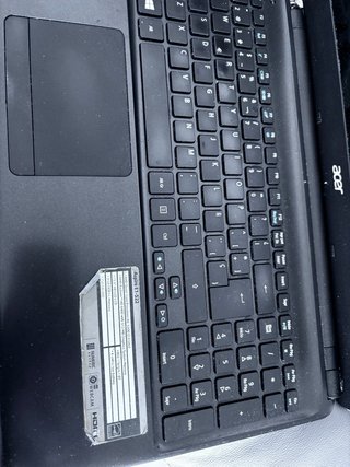Portátil Acer Aspire E1-522