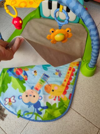 Gimnasio para bebé con piano Fisher Price