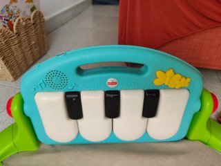 Gimnasio para bebé con piano Fisher Price