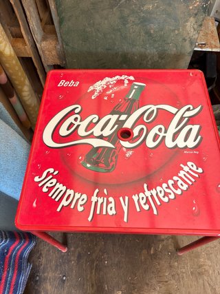 Mesa Coca-Cola Roja