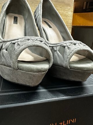 Zapatos Zara Gris Talla 37.