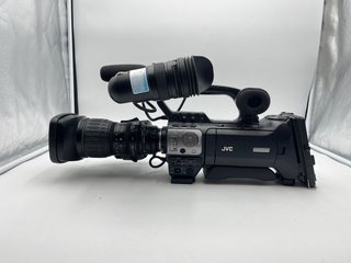 Cámara de vídeo JVC GY-HM750E con óptica 14x