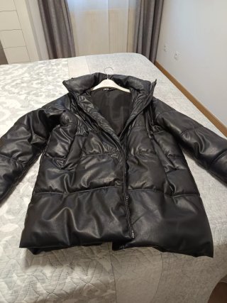Chaqueta Acolchada Negra Zara