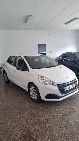 Peugeot 208 2016