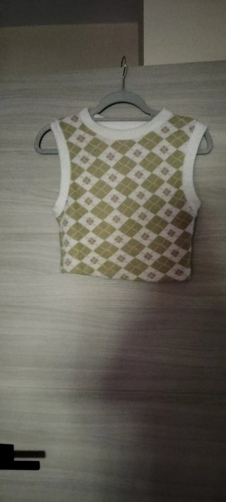 Pack 2 Tops y Chaleco Bershka Shein Talla Única