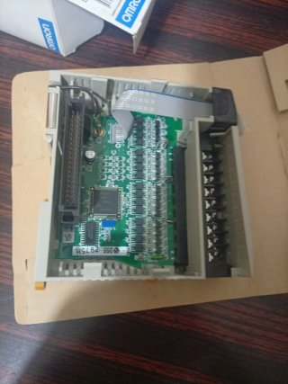 Módulo salidas Omron CQM1-OD212