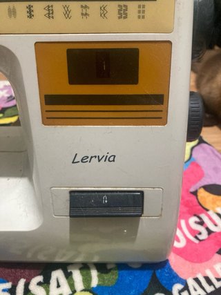 Máquina de coser Lervia KH 4001 con pedal