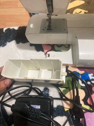 Máquina de coser Lervia KH 4001 con pedal