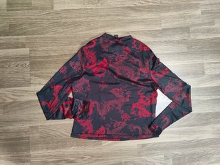 Camiseta de manga larga con estampado de dragones