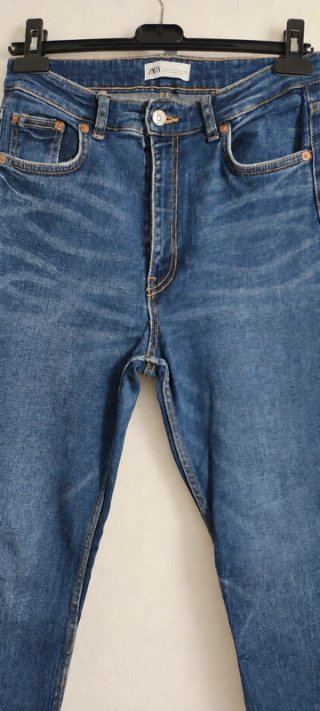 Pantalón vaquero Zara pitillo tiro alto
