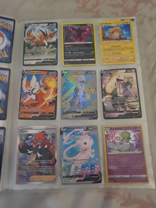 Cartas Pokémon V y Holo