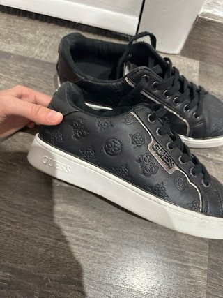 Zapatillas Guess Negras