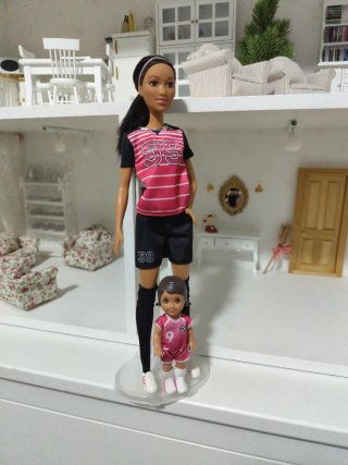 Barbie e Chelsea, bambole calciatrici