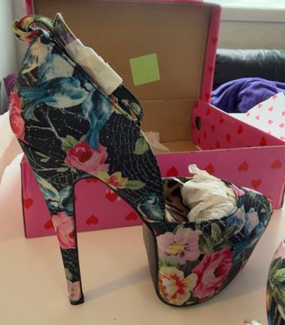 Zapatos de tacón Iron Fist Nuevos