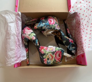 Zapatos de tacón Iron Fist Nuevos