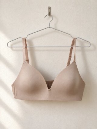 Dos sujetadores sin aros H&M 85B
