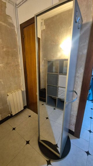 Estantería giratoria baño metal gris