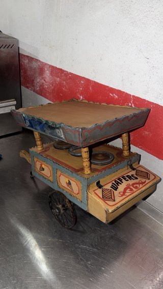 Carretto di Gelato Vintage in buone condizioni