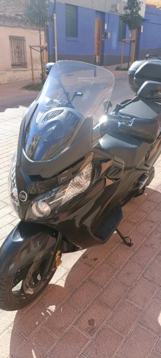Maxi Scooter SYM Maxsym 400i