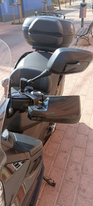 Maxi Scooter SYM Maxsym 400i