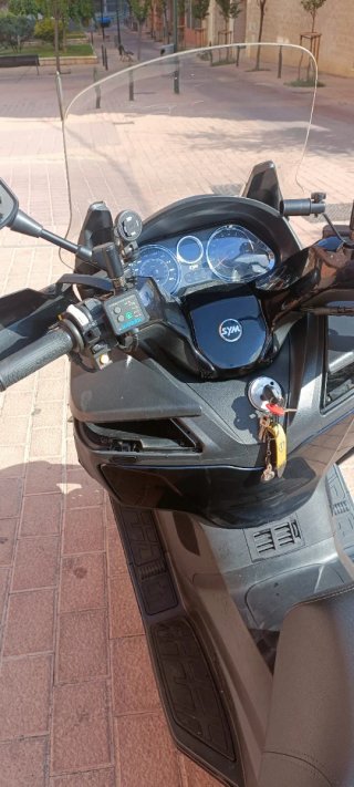 Maxi Scooter SYM Maxsym 400i