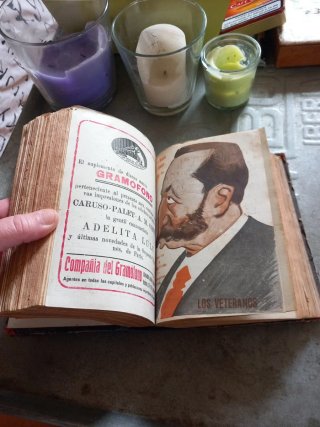 Libro encuadernado "la novela cómica 1919"