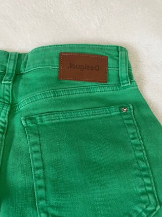 Pantalón Desigual cropped verde
