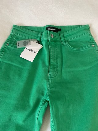 Pantalón Desigual cropped verde