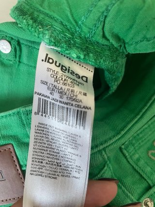 Pantalón Desigual cropped verde