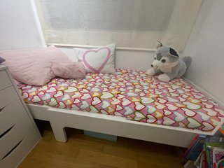 Cama infantil con cajonera, barandilla y colchon