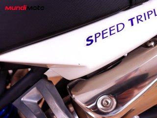 TRIUMPH SPEED TRIPLE 1050