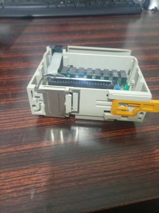 Módulo Omron CQM1-OC221