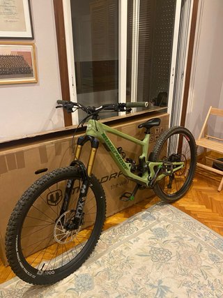 Nukeproof Giga 290 Carbono Kashima