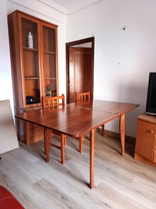 Mesa de Comedor con 2 Sillas