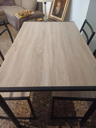 Conjunto de Mesa y 4 Sillas