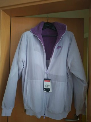 Sudadera Nike reversible morada y blanca