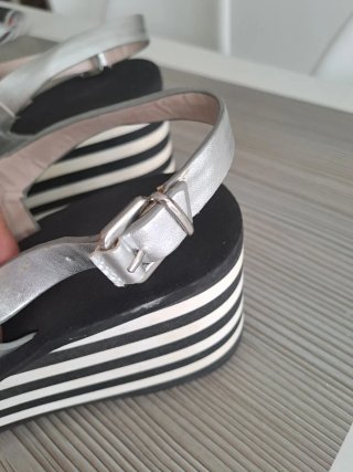 Sandalias Zara Plata y Negro Talla 37