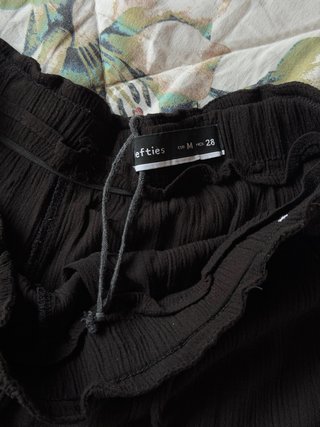 Pantalón Negro Holgado Lefties