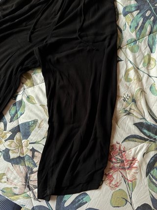Pantalón Negro Holgado Lefties
