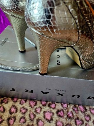 Zapatos Muxart dorados talla 38