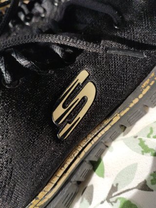 Skechers Graceful Talla 40 Negro/Dorado