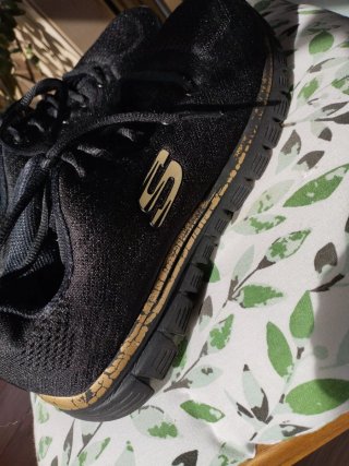 Skechers Graceful Talla 40 Negro/Dorado
