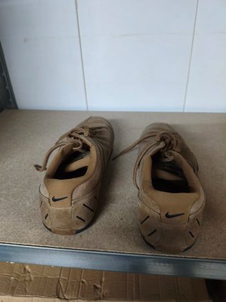 Zapatillas Nike Marrones y Negras
