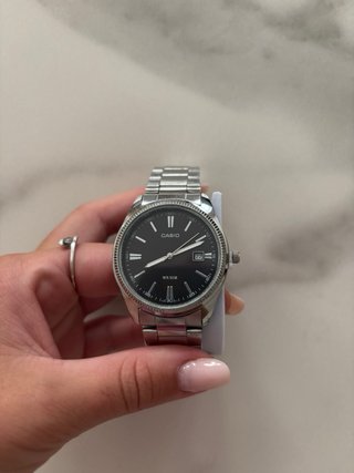 Reloj Casio Negro y Plateado