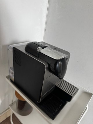 Cafetera Nespresso De'Longhi