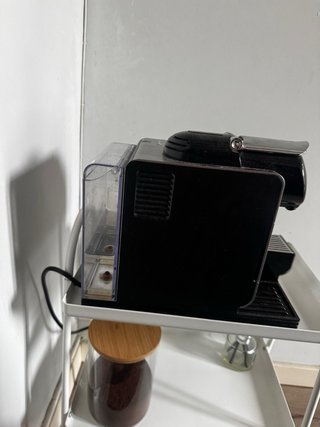 Cafetera Nespresso De'Longhi