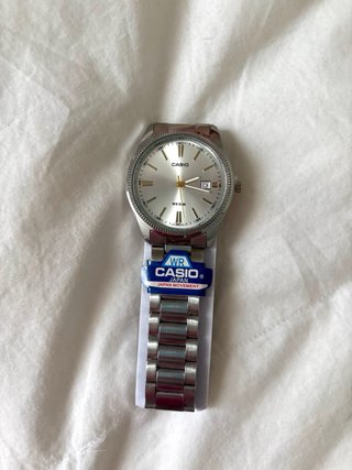 Reloj Casio Plata y Blanco
